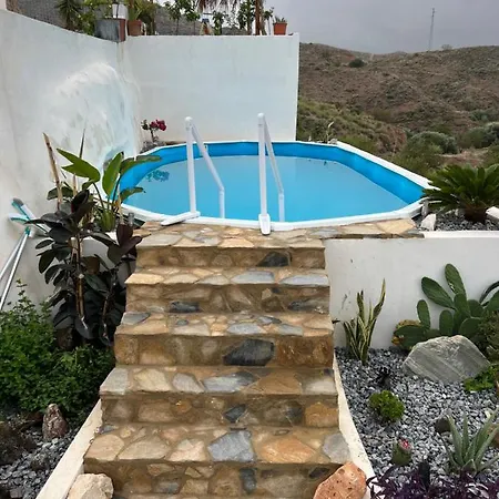 Rojo - An With Shared Pool & Hot Tub With Stunning Views In Appartement *