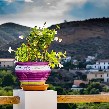 Rojo - An With Shared Pool & Hot Tub With Stunning Views In Appartement